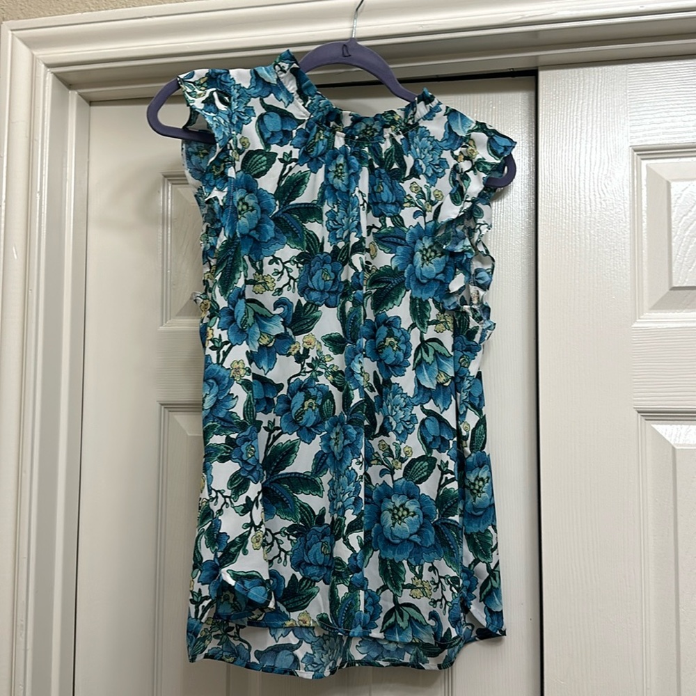 Loft ruffle sleeve floral blouse